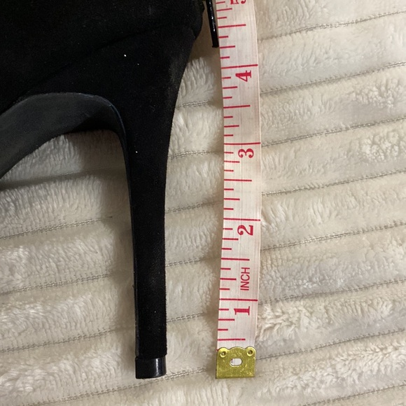 Black heels - Picture 3 of 5